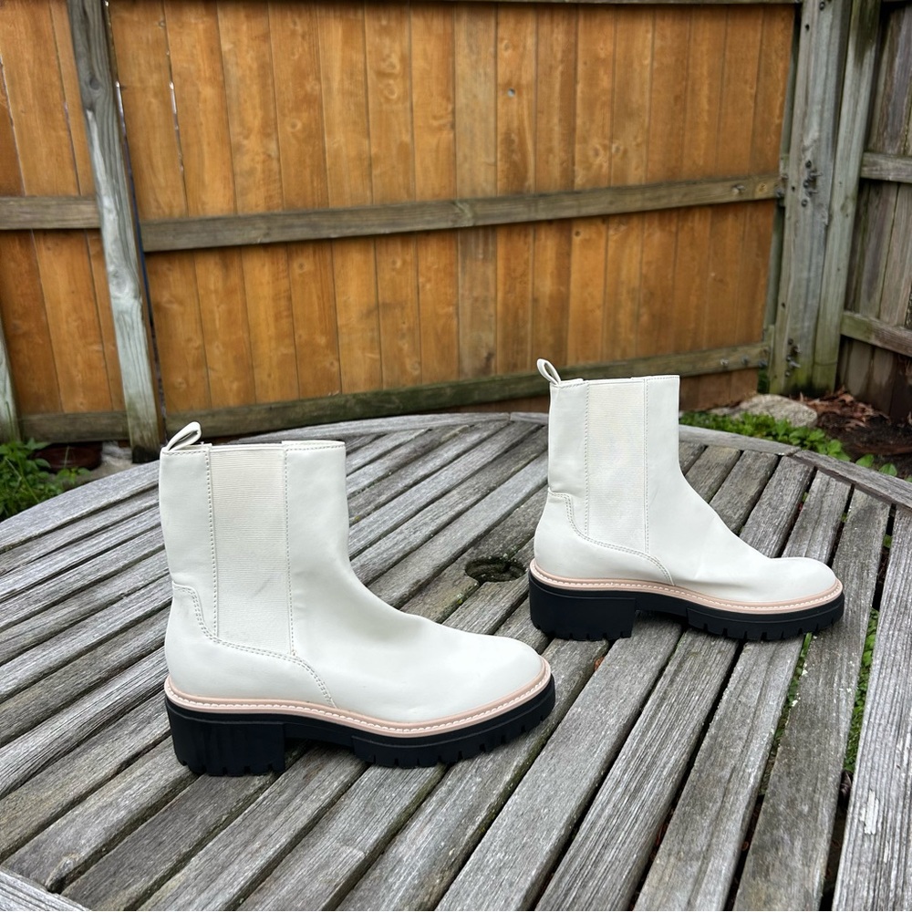 Open Edit White Vegan Leather Lug Sole Chelsea Boots ‎ size 10